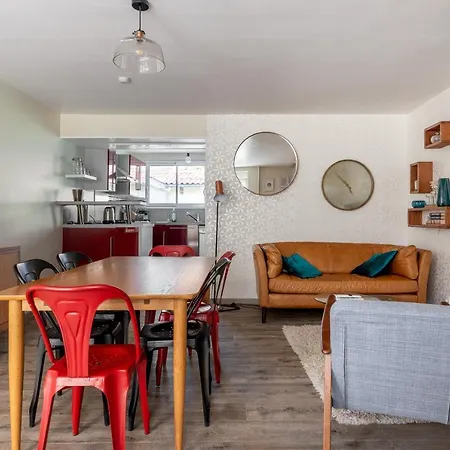 Holiday home Maison De Pecheur Renovee - Cour Close Ensoleillee Bernieres-sur-Mer